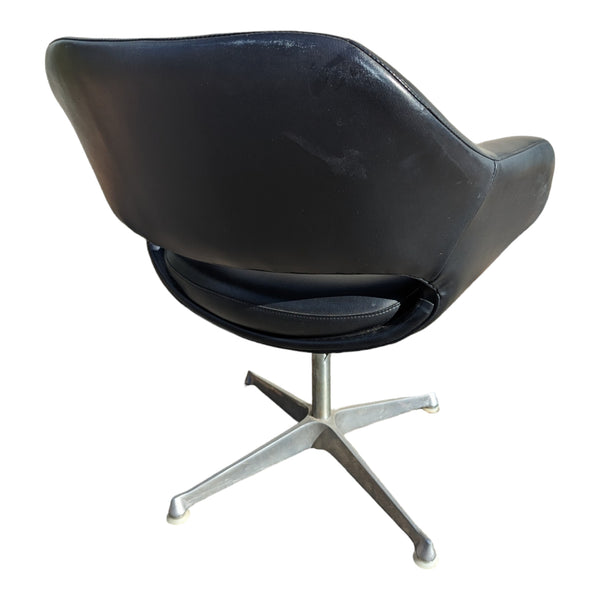 Danish Deluxe Kilta dining chair steel swivel base single carver
