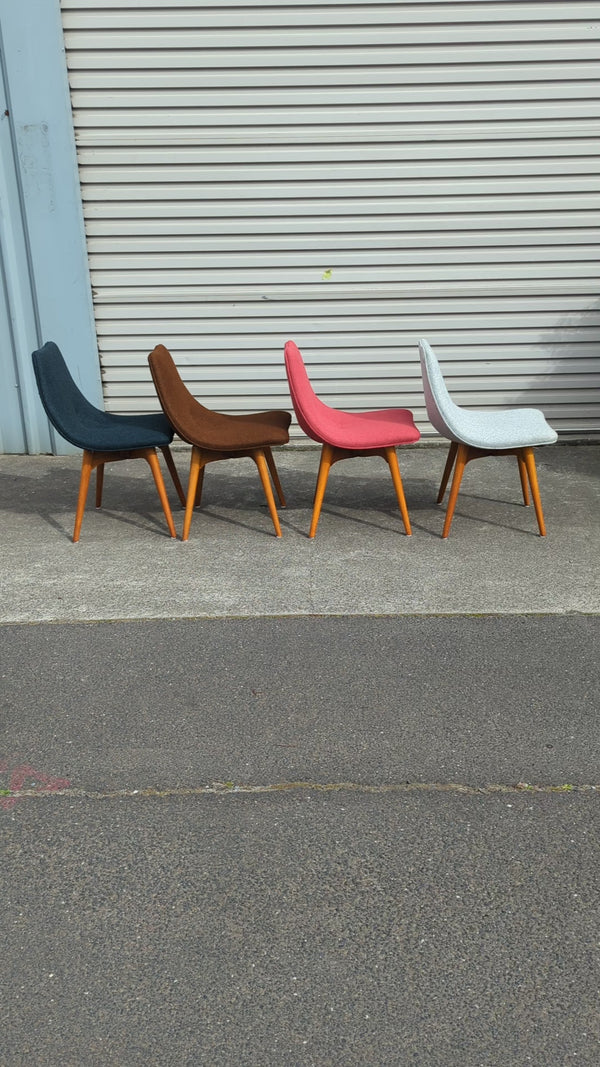 Featherston D350 dining chairs x4 kvadrat fabric