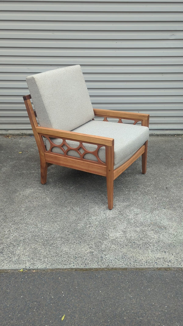 Restoration of Avalon couch, armchairs and coffee table MCM 1970s