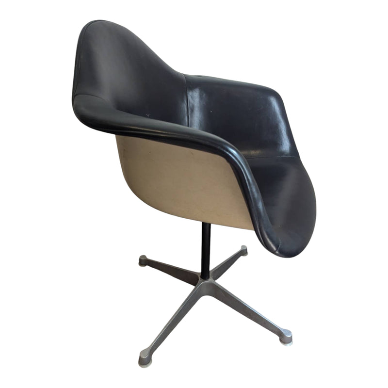 Eames desk chair original by Herman Miller stamped 1960s