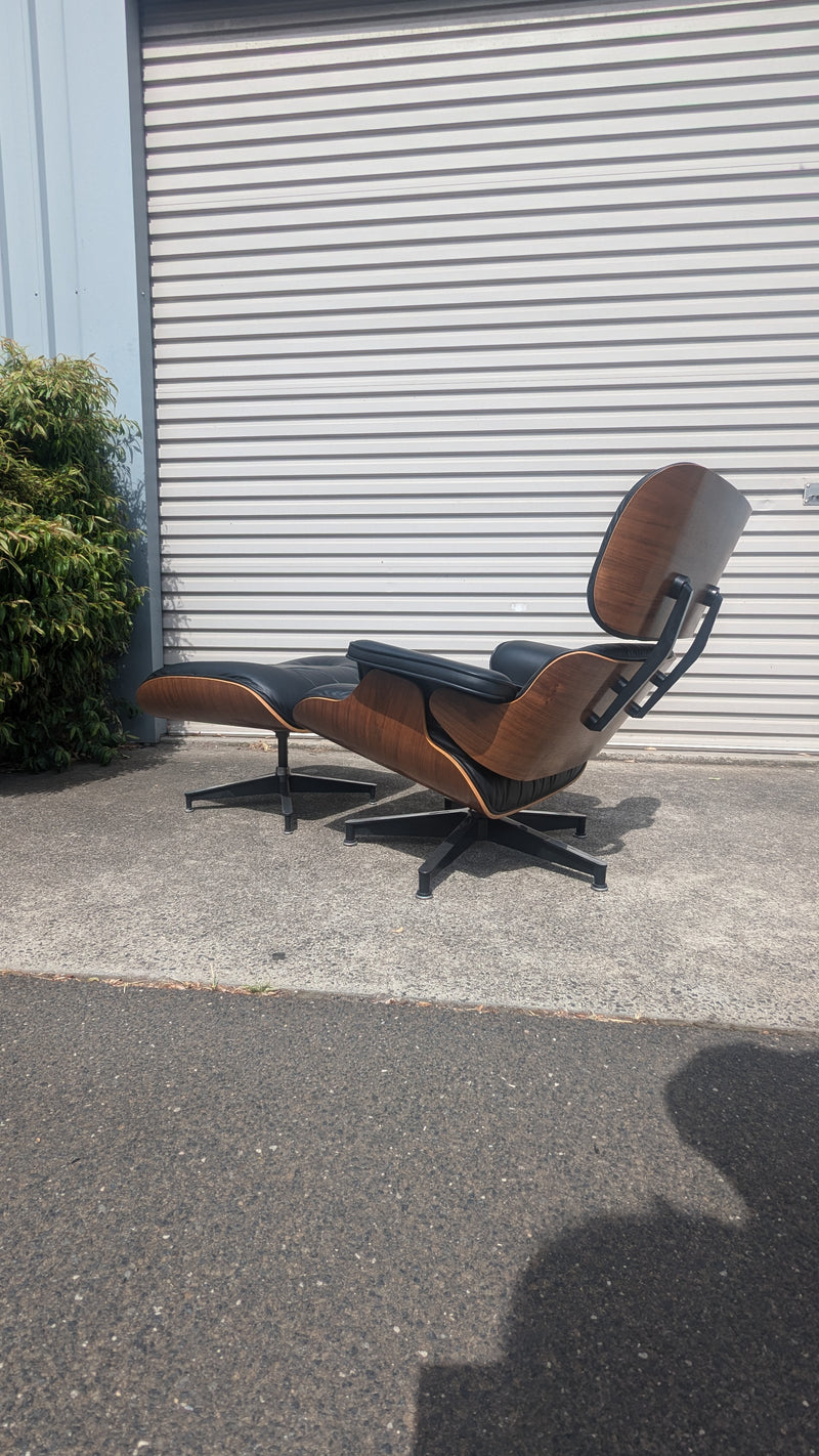 Restoration of single original Charles Eames chairs with ottoman Herman Miller