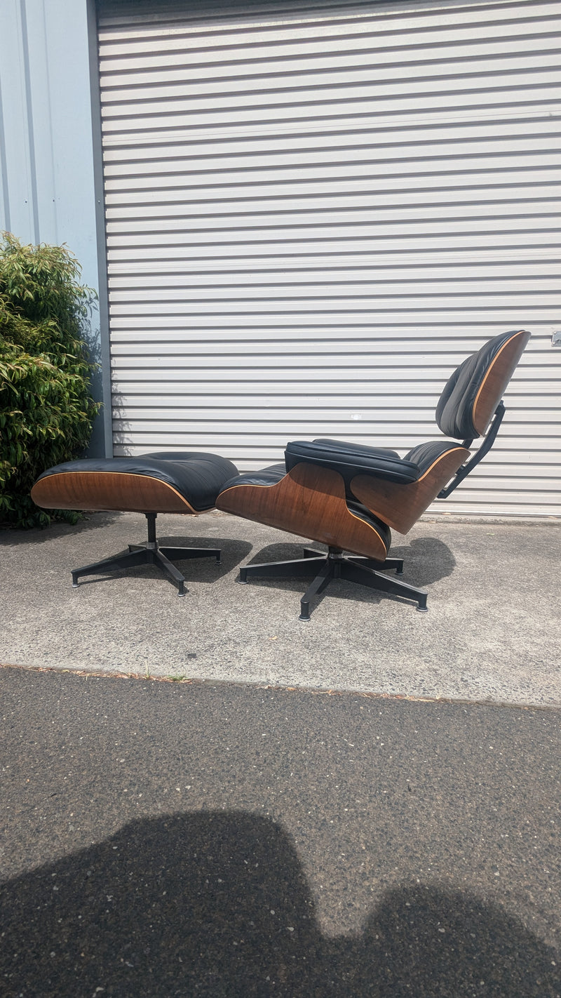 Restoration of single original Charles Eames chairs with ottoman Herman Miller